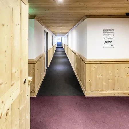 Apartment Cimes De Caron - Location: Proche De La Galerie Commercante Et Des Pistes Mae-9075
